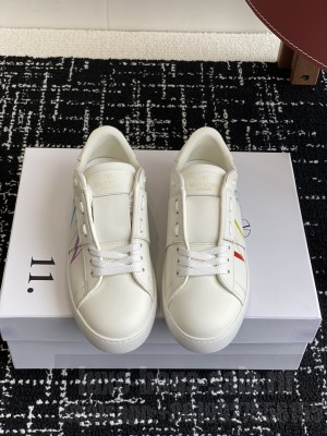 Valentino Garavani Rockstud Untitled sneaker in white calfskin 02 2025