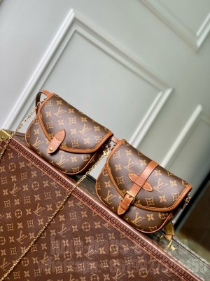 Louis Vuitton Monogram Canvas M26592 brown