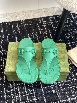 Gucci Women's Thong Sandal Slide Green
