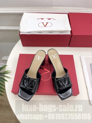 Valentino Garavani Viva Superstar Slide Sandal in Nappa Leather 01 2025