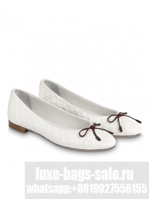 Louis Vuitton Women's Nina Flat Ballerina 1ABHBZ White