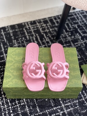 Gucci Women's slide sandal with interlocking G Pink Rubber 2024
