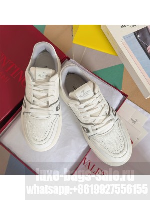Valentino Garavani Unisex Trainer calfskin sneaker 06 2025
