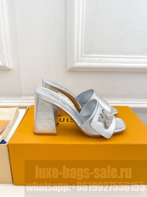 Louis Vuitton Shake Slide Sandals 8.5cm in Silver Leather with LV Twist 2023 02