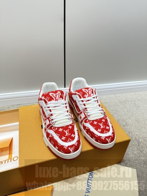 Louis Vuitton Unisex LV Trainer Sneakers 2023 02