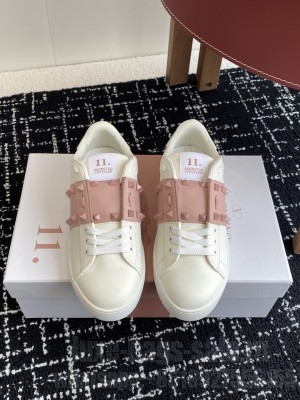 Valentino Garavani Rockstud Untitled sneaker in white calfskin 027 2025