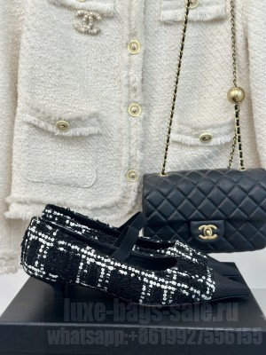 Chanel Women's Tweed & Grosgrain Mary Janes Pumps White/Black