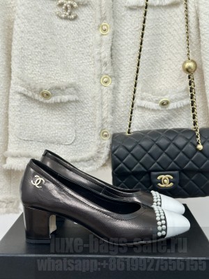 Chanel Women's 6cm Leather With Pearl Pumps Black/White