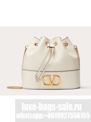 VALENTINO VLOGO SIGNATURE Lambskin Mini Bucket Bag FI16 white