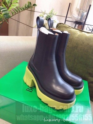Bottega Veneta Flash Calfskin Short Boots 9.5cm Black/Lemonade 2021 Collection